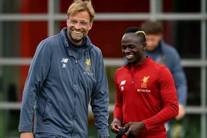 Bán chân sút Mane, Liverpool tân trang lại đội hình