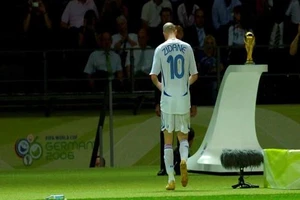 Nỗi ân hận muộn màng của biểu tượng bóng đá Pháp