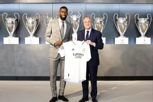 Giã biệt Chelsea, hậu vệ Rudiger tươi rói ra mắt Real