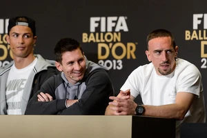 Quả bóng vàng bị cướp