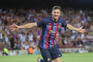 Lewandowski ghi bàn cho Barca, dù rất thích Real