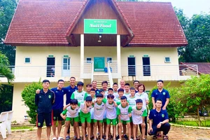 Tân binh Học viện Nutifood JMG 'có công mài sắt'