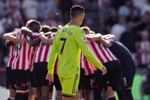 Ông chủ muốn giữ Ronaldo, nhiều cầu thủ Man United tức giận