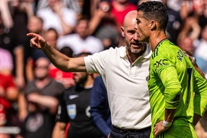 Thắng nhọc nhằn, Ten Hag nói lời mập mờ với Ronaldo
