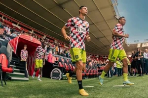 Casemiro bị đồng đội móc mỉa 