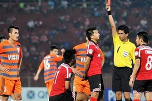 Kỷ luật nặng đội bóng sử dụng cầu thủ bị cấm thi đấu vĩnh viễn