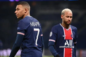 Neymar ấm ức khi bị Mbappe ‘đâm sau lưng’
