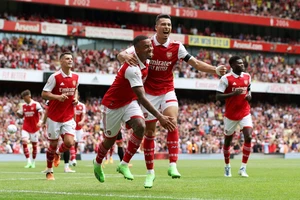 Arsenal phục hận Tottenham