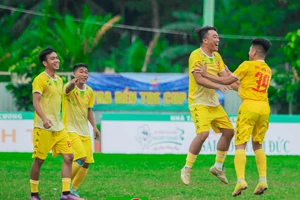 Ra sân và... vô địch với cựu tuyển thủ Đoàn Hoàng Sơn 