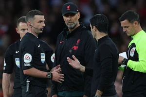 Rắc rối ở Liverpool và chiếc ghế của Klopp sắp gãy