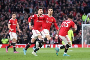 Ronaldo và Messi không đáng bị chỉ trích