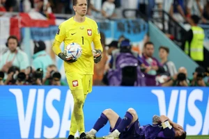 Bật mí thủ môn Ba Lan thua độ Messi 100 euro