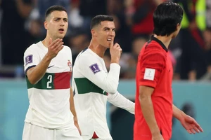 "Ronaldo chuẩn bị valy để về nước"