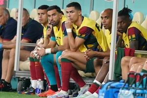 "Để Ronaldo ngồi dự bị là sai lầm của HLV Santos"