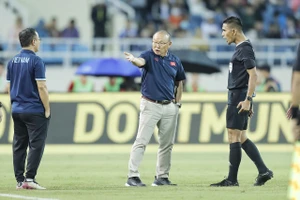 Ông Park nhờ HLV của Malaysia tư vấn về Thái Lan