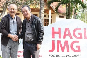 Chia tay nhiều trụ cột, bầu Đức nhận quà lớn và giấc mơ vô địch