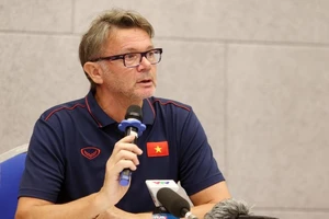 Nóng: VFF công bố HLV mới có mức lương cao hơn ông Park