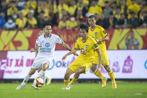 Nóng: HLV Troussier tập trung đội tuyển chuẩn bị SEA Games 32