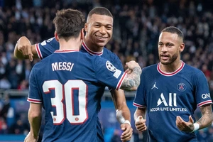 'Mbappe, Messi và Neymar làm rối loạn PSG'