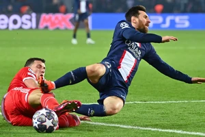 Messi, Mbappe rất hay, nhưng PSG hết cơ hội đi tiếp