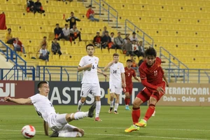 U-23 Việt Nam lại thua, HLV Troussier vẫn hài lòng