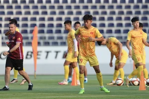 Nóng: HLV Troussier gây sốc, 3 cầu thủ bị loại khỏi SEA Games về nhà ngày 30-4