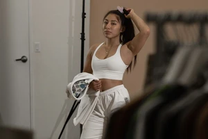 Thủ tướng Hun Sen khen ngợi hành động 'đốn tim' của võ sĩ xinh đẹp Jessa Khan 