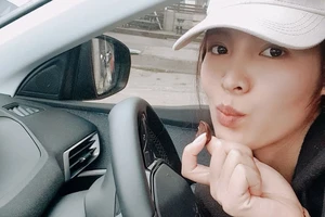 Cô gái nghèo Campuchia xinh xắn đổi đời nhờ Billiards