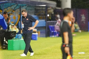 HLV Troussie hờn dỗi… cảm ơn 5 trận thua của U-22 Việt Nam