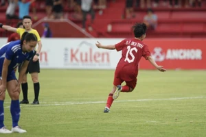 Philippines bị loại vẫn ‘sướng’, ông Chung do thám Campuchia