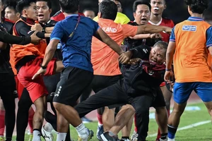 Nguyên nhân hỗn chiến ở sân Olympic và lời cảnh báo của HLV Sjafri