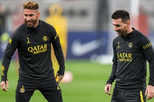 Messi rời PSG, Mbappe yêu cầu giữ lại Ramos