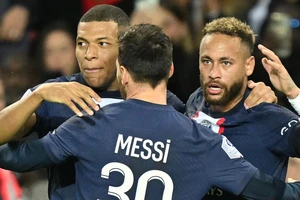 Messi xúc động nói lời cuối ở PSG với bạn chung phòng