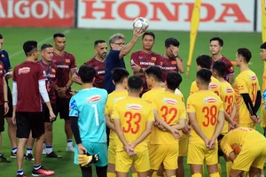 Quang Hải hòa nhập tốt, Công Phượng, Văn Toàn chưa lên tuyển