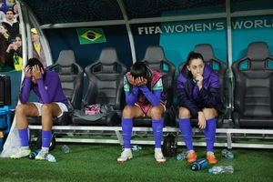 Brazil bị loại, siêu sao Marta chia tay kỳ World Cup thứ 6 trong nước mắt