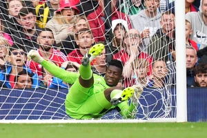 Màn trình diễn thảm họa của tân binh Man United 