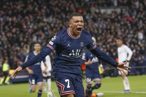 Bị loại khỏi đội hình chính, Mbappe tuyên bố sốc với PSG