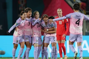 Nhật Bản chọn kiểu đánh phủ đầu Thụy Điển ở tứ kết World Cup