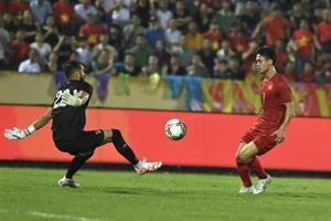 HLV Troussier nói điều bất ngờ về Công Phượng