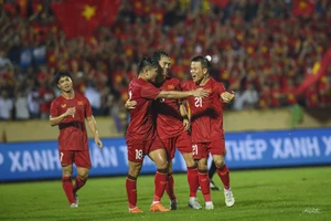 Văn Toàn trở về khoác áo Nam Định, còn Công Phượng?