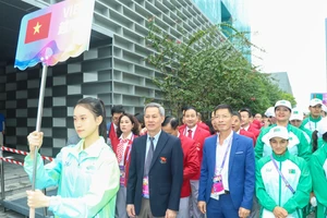 Thể thao Việt Nam nhập làng ASIAD và Lễ thượng cờ