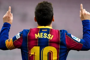 Sốc: Messi tái gia nhập Barcelona