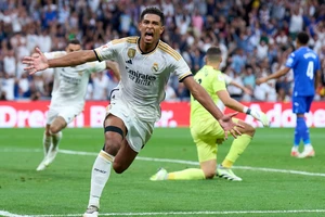 Bellingham trên đường phá kỷ lục của Ronaldo