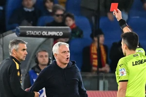 Đòn thù của Mourinho