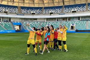 Huỳnh Như và đồng đội quyết thắng 'kèo dưới' Ấn Độ