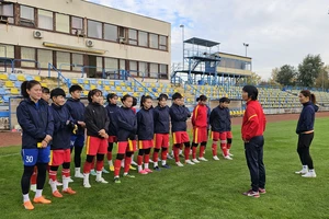 Món quà ý nghĩa cho cô trò Kim Chi sau chuyến 'đổi gió' châu Âu