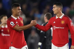 Vì sao Man United từ chối Casemiro tái hợp Ronaldo?