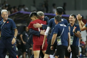 HLV Troussier chuẩn bị chống Iraq vừa thắng Indonesia 5-1