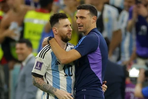 Messi mắng "nhóc con" của tuyển Brazil