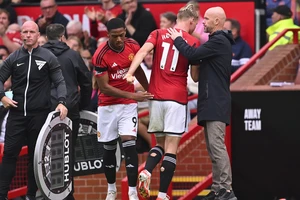 Man United mất nửa đội hình ở chuyến làm khách Everton